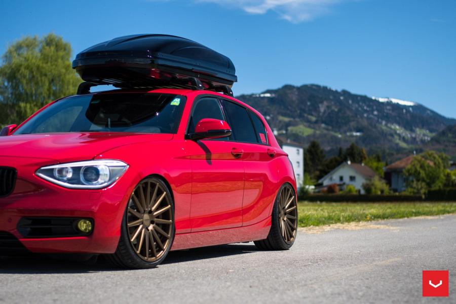 Детали экстерьера BMW 1-Series on Vossen Wheels (VFS2) 2017 года  (фото 11 из 26)